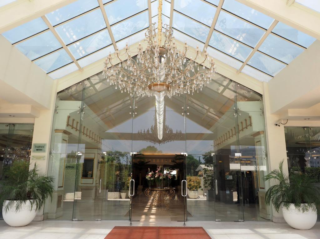 拉瓦尔品第五洲明珠大酒店 外观 照片